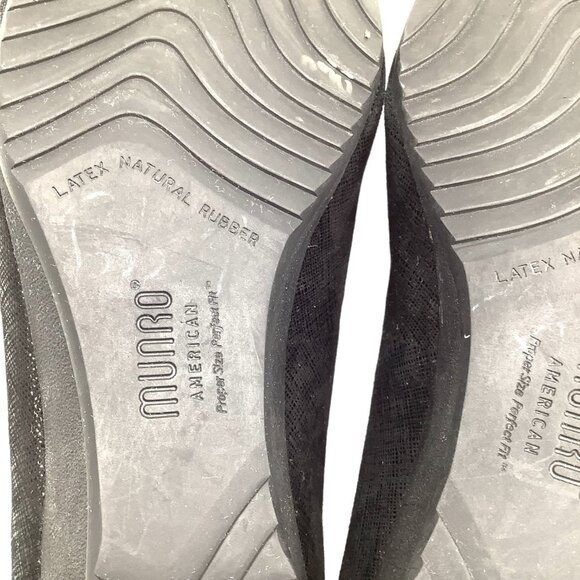 MUNRO AMERICAN 8W 8 Wide Randa Crosshatch Wedge Pump Heel Metallic Sparkle Black - Picture 8 of 11